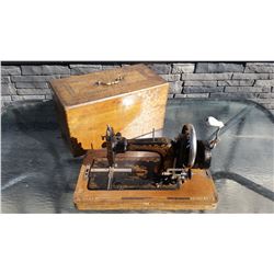 Turn of the century Sewing machine ( working order )