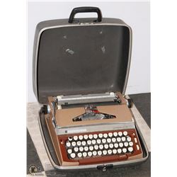 PENNCREST TYPEWRITER IN CASE