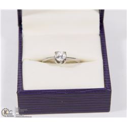 .925 SILVER RING W/CZ GEMSTONE - SIZE 6 -