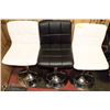 Image 1 : LOT OF 3 LEATHERETTE BLACK AND WHITE BAR STOOLS