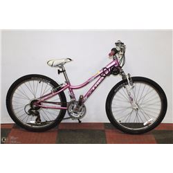 GIRLS TREK MT220 MOUNTAIN BIKE 24" TIRES