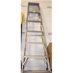 ALUMINUM 6' LADDER