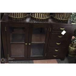 DK BROWN SOLID WOOD SHOWHOME SIDE BOARD