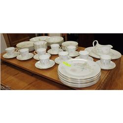 31 PIECE ROYAL DOULTON FLIRTATION SETTING