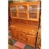 Image 1 : WOOD BUFFET & HUTCH
