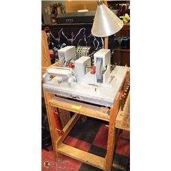 DUAL GRINDNG WHEEL BENCH ON STAND WITH LIGHT AND