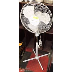 FLOOR FAN