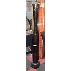 5' WOOD LAMP NO SHADE (CRACKED)