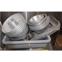 TOTE OF ASSORTED BAKING PANS