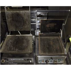 2 GROOVED PANINI GRILLS