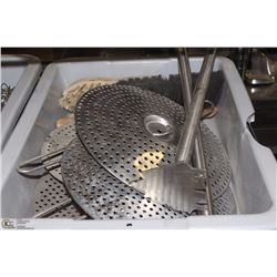 TOTE WITH METAL STRAINERS