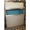 Image 3 : LARGE STAINLESS ICE MACHINE 42 X 63