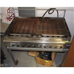 QUEST 10 BURNER NATURAL GAS GRILL WITH GRILLS &