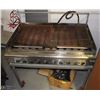 Image 1 : QUEST 10 BURNER NATURAL GAS GRILL WITH GRILLS &