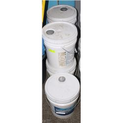 LOT OF 5 FIVE GALLON TOP VAC PLUS ILLUMINATE
