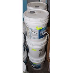 LOT OF 6 FIVE GALLON TOP VAC PLUS ILLUMINATE