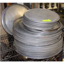 LOT OF 40 PLUS PIZZA PANS VARIOUS SIZES
