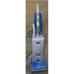 COMMERCIAL GRADE VACUUM CLEANER