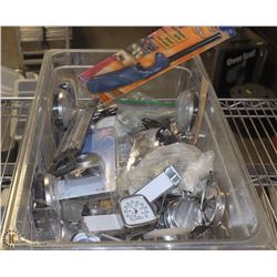 BIN OF KITCHEN THERMOMETERS