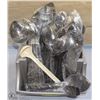 Image 1 : BIN FULL OF ASSORTED SERVING SPOONS