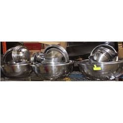 LOT OF 50 STAINLESS STEEL BOWLS OF VARIOUS SIZES