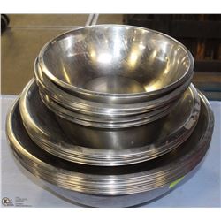 LOT OF 30 STAINLESS STEEL BOWLS OF VARIOUS SIZES