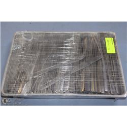 FLAT OF BUTTER KNIVES