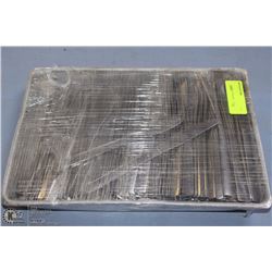 FLAT OF BUTTER KNIVES