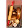 Image 1 : BOX OF WOOD KITCHEN ITEMS
