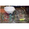 Image 1 : LARGE ESTATE PYREX COLLECTION
