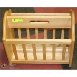 MAPLE MAGAZINE RACK