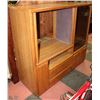 Image 2 : OAK 56" X 20" X 51.5" H TV ENTERTAINMENT UNIT