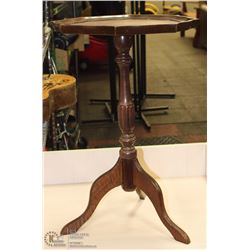 VINTAGE SMOKERS TABLE.