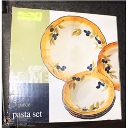 NEW 5PC PASTA SET IN BOX