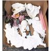 Image 1 : FLAT OF CHERUB ORNAMENTS - INCLUDES WREATH, PAIR