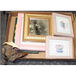 FRAMED PICTURES FLAT