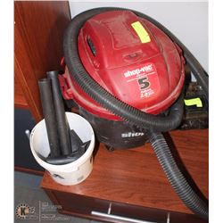 5 GALLON SHOP VAC AND ACCESSORIES