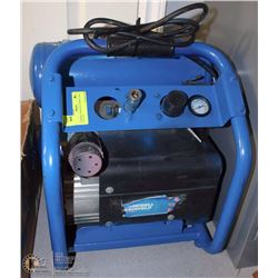 CAMPBELL HAUSFELD TWIN TANK 4-GALLON