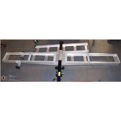 HITCH MOUNT DIRT BIKE CARRIER.