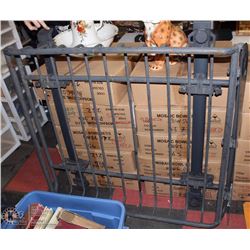 YAKIMA ROOF TOP CARRIER.