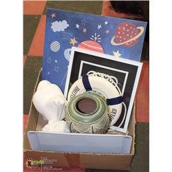 LARGE BOX WITH SHOWHOME DECOR INCL. PICTURES,