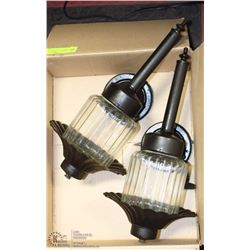 2 VINTAGE OUTDOOR METAL LIGHTS