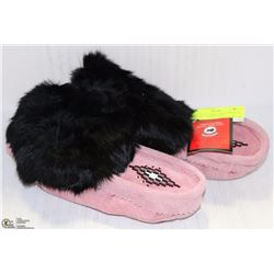 PEIGANCRAFT MOCCASINS MADE IN CANADA - LADIES