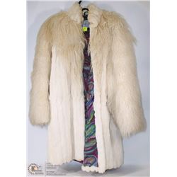 WHITE FUR COAT SIZE LARGE ALPACA BY LISTER FURS