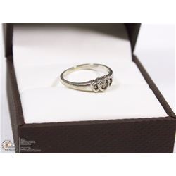10 KT WHITE GOLD HEART & DIAMOND RING -