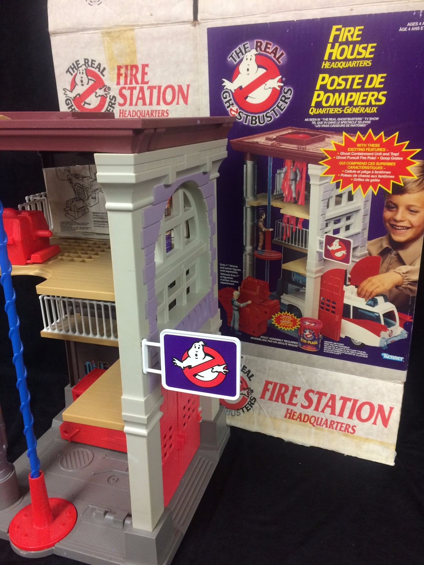 VINTAGE Kenner REAL GHOSTBUSTERS FIREHOUSE Headquarters playset W/ BOX