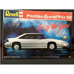 Revell 1/25 PONTIAC GRAND PRIX SE Plastic Model Kit (UNBUILT IN BOX)