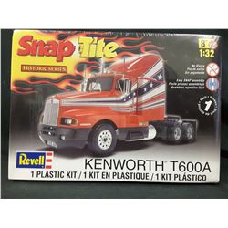 Revell 1/32 Scale Kenworth T600A Truck Model Kit (UNBUILT IN BOX)