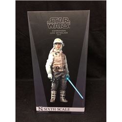 STAR WARS Commander Luke Skywalker ESB Hoth Sideshow Collectibles