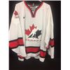 Image 1 : NEW TEAM CANADA OFFICIAL JERSEY WITH TIE DOWN STRAPS
